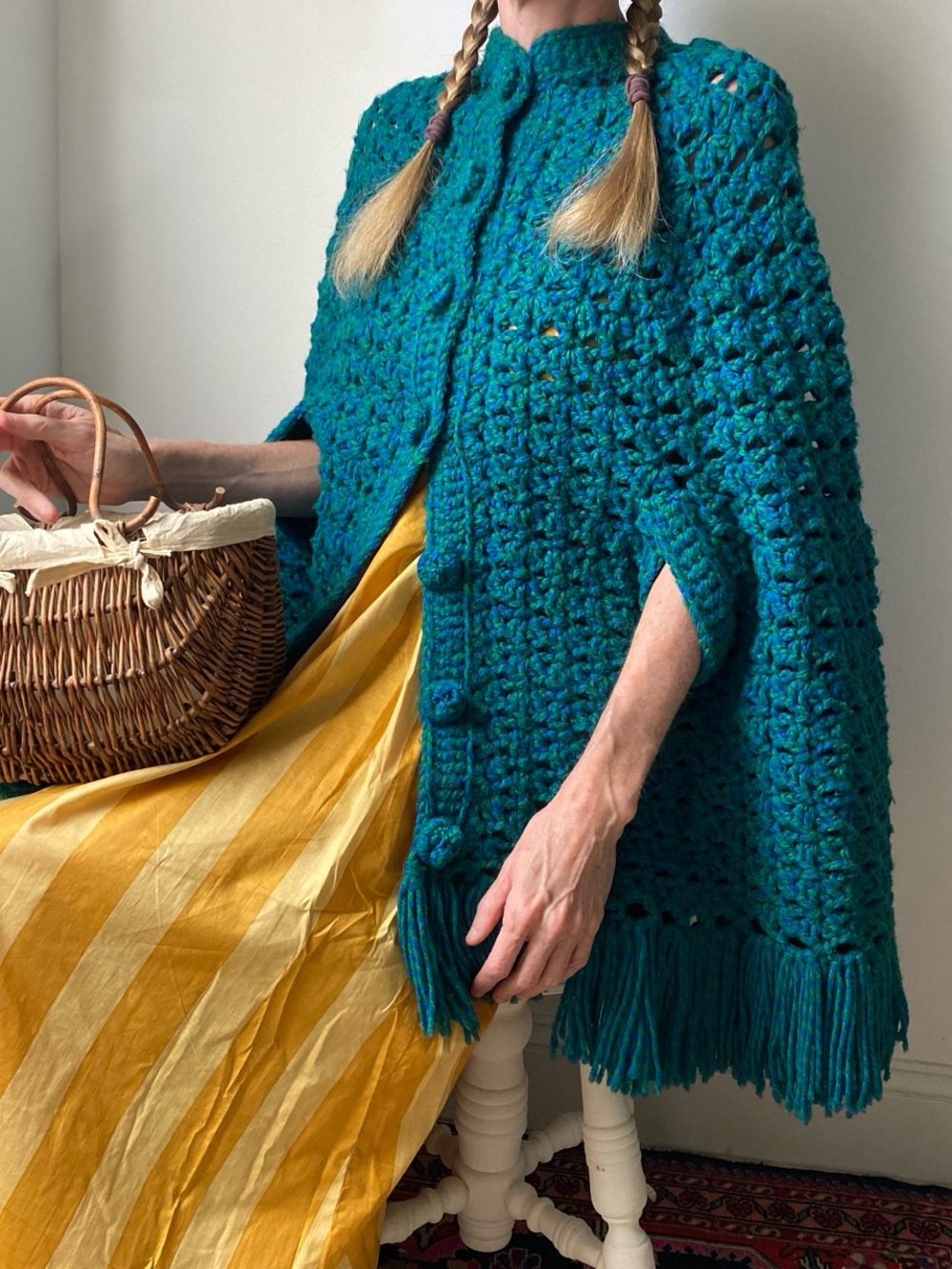 Vintage 60s-70s Hand Knit Crocheted Cape Sweater 🍂